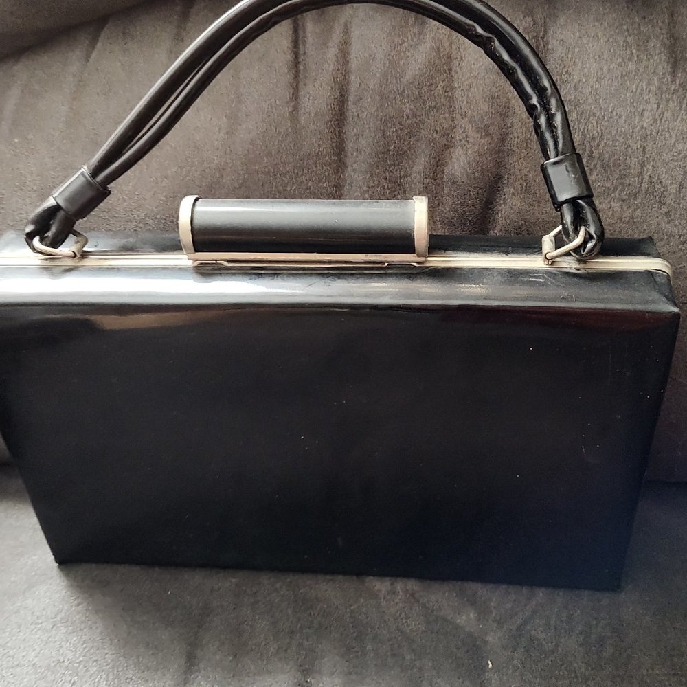 ANTIQUE BLACK BOX PURSE - GOLD ACCENTS - PRETTY